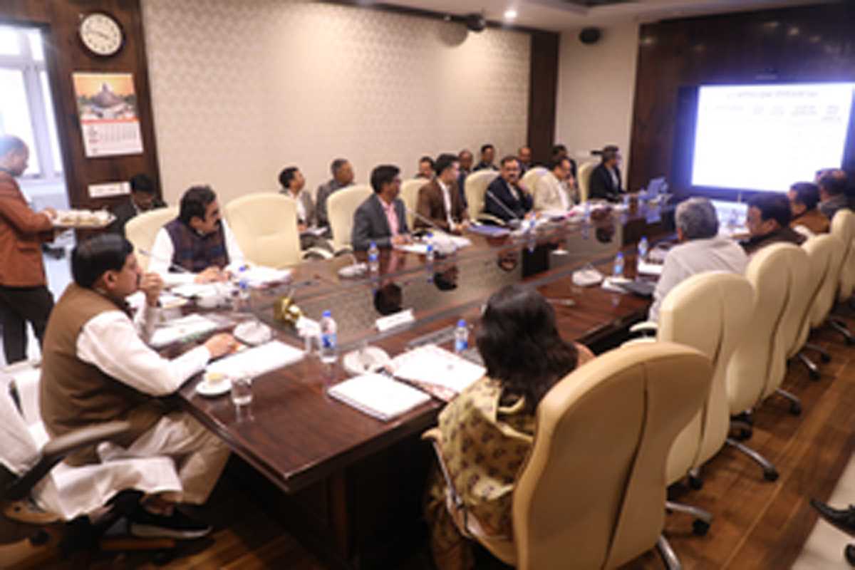 इंदौर में लापरवाह तहसीलदार और नायब तहसीलदार को नोटिस